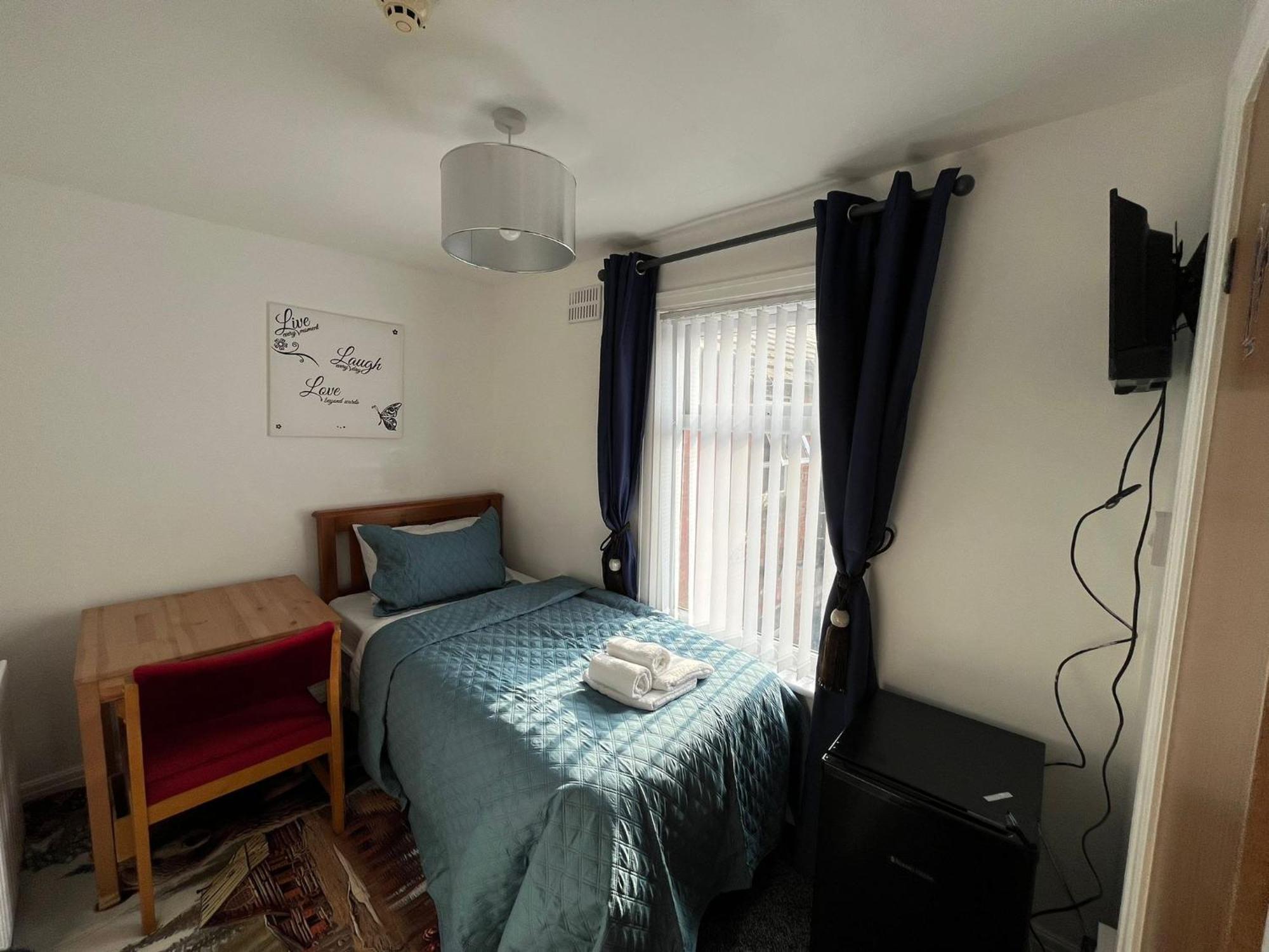 Pinnacle Hotel And Suites Formerly Jean Martyn Hotel Blackpool Buitenkant foto